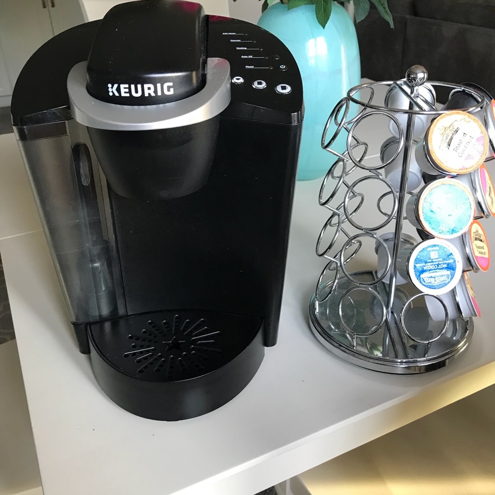 Keurig K55 Single Serve w/ Spinning K-Cup Rack